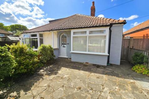 St Peters Grove, Redcar, TS10 2 bed bungalow for sale