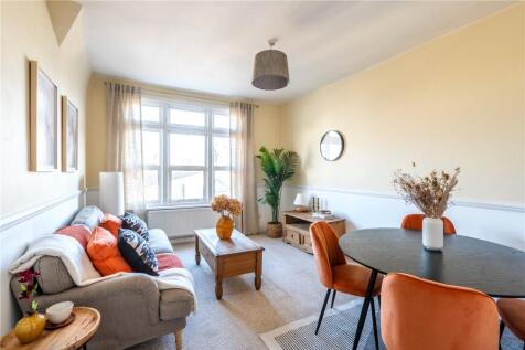 Sternhold Avenue, London, SW2 1 bed apartment for sale