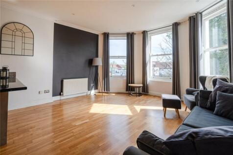Streatham High Road, London, SW16 2 bed apartment for sale