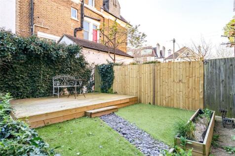 Oakdale Road, London, SW16 3 bed apartment for sale