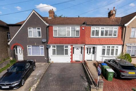 3 bedroom terraced house for sale