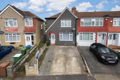 3 bedroom end of terrace house for sale