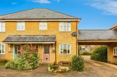 3 bedroom semi-detached house for sale