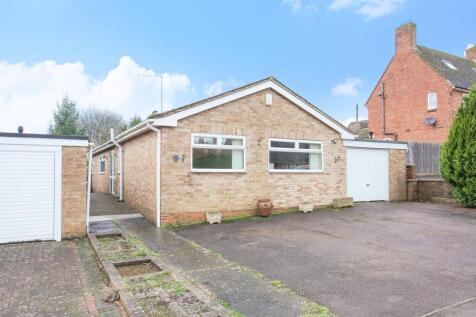 4 bedroom detached bungalow for sale