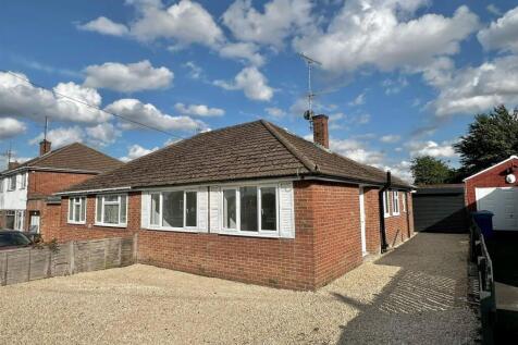2 bedroom semi-detached bungalow for sale