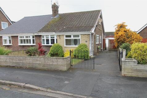 2 bedroom semi-detached bungalow for sale