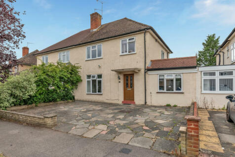 4 bedroom semi-detached house for sale