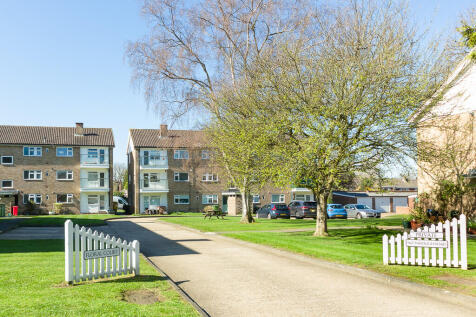 Ashtead 3 bed apartment for sale