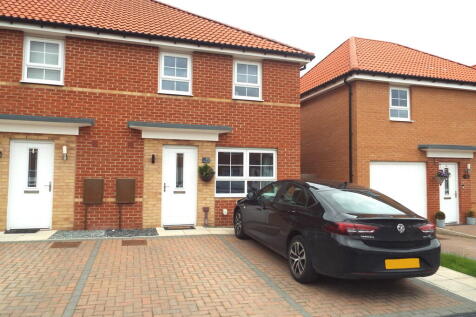 Jack Harrison Avenue, Cottingham 3 bed semi