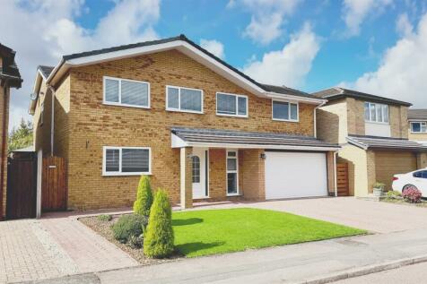 4 bedroom detached house for sale