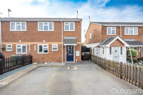 Newbury Close, Catshill, Bromsgrove... 3 bed semi