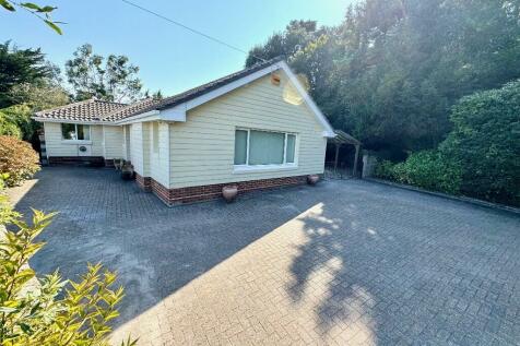 3 bedroom detached bungalow for sale