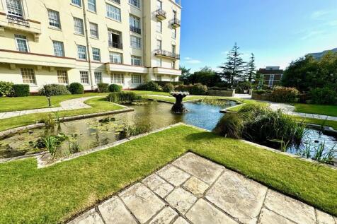 2 bedroom ground floor flat for sale