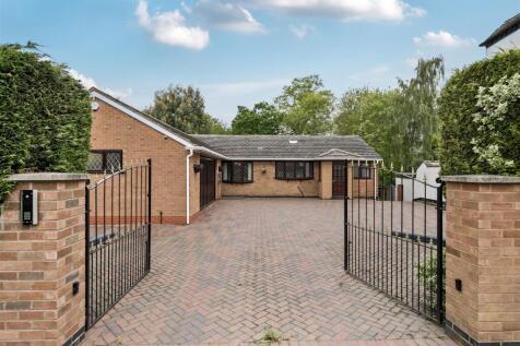 3 bedroom detached bungalow for sale