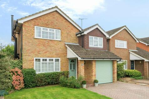 Hormare Crescent, Storrington, RH20 4 bed detached house for sale