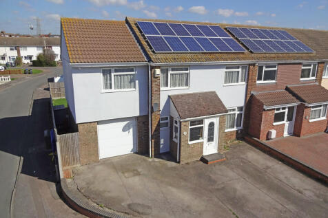 Old Barn Way, West Sussex BN42 4 bed semi