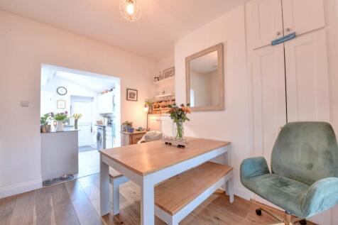 Harpsden Road, Henley On Thames 2 bed terraced house for sale