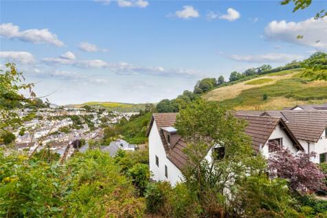 Victoria Heights, Dartmouth 4 bed semi