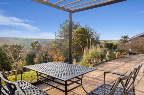 Longfield Drive, Salcombe, TQ8 5 bed detached house for sale
