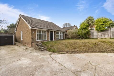 Eight Bells Close, Buxted, Uckfield... 3 bed bungalow for sale