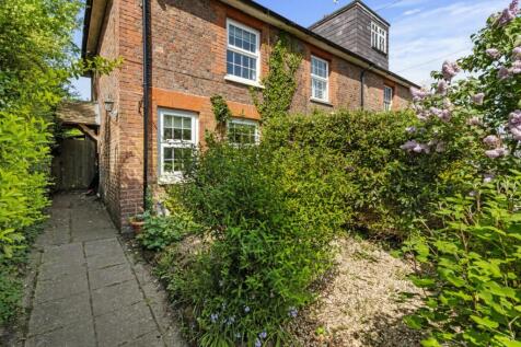 Ringles Cross, Uckfield, East Sussex... 2 bed end of terrace house for sale