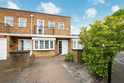 Gainsborough Square, Bexleyheath, DA6 4 bed end of terrace house for sale