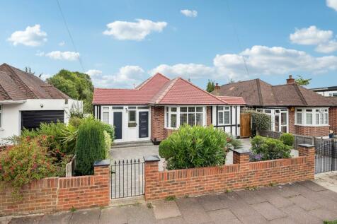 5 bedroom detached bungalow for sale