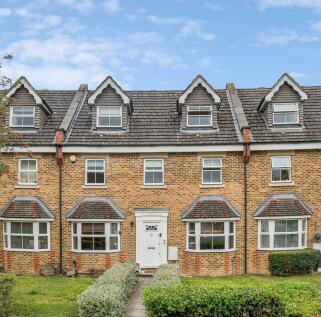 5 bedroom terraced house for sale