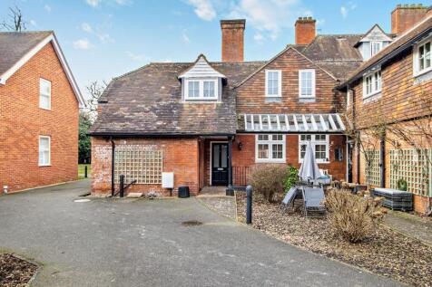 Highgrove House, Lidgould Grove... 2 bed duplex for sale