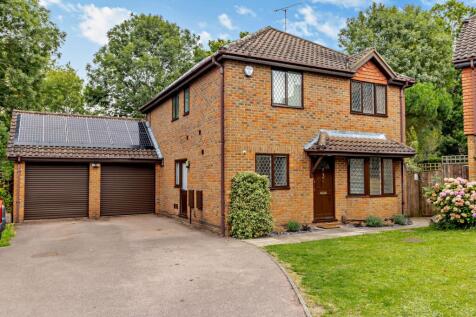 Dovecot Close, Pinner 4 bed detached house for sale
