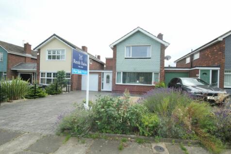 3 bedroom link detached house for sale