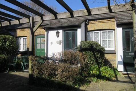 Cambridge Road, Southend On Sea 1 bed bungalow for sale