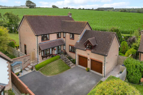 Studland Park, Westbury, BA13 5 bed detached house for sale