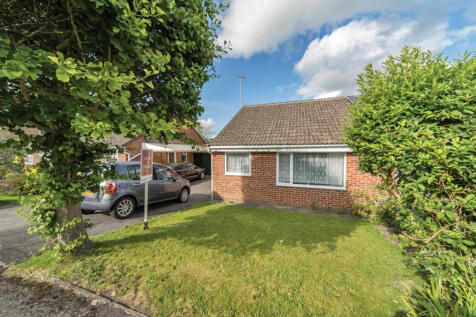Sambourne Gardens, Warminster, BA12 3 bed semi