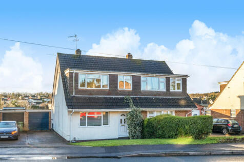 Masefield Road, Warminster, BA12 3 bed semi