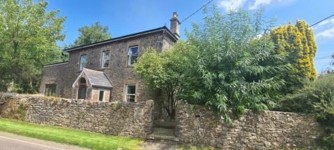 4 bedroom country house for sale