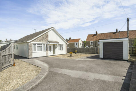 4 bedroom detached bungalow for sale