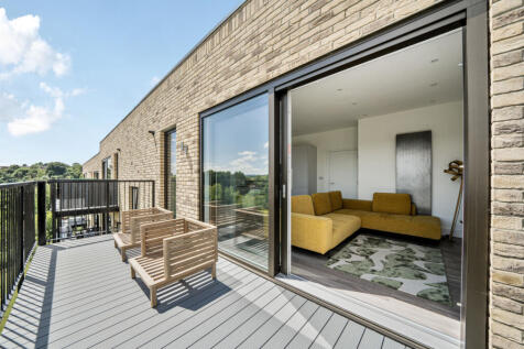 2 Writers Close, Frome, Frome, BA11 2 bed flat for sale
