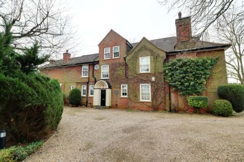 6 bedroom detached house for sale