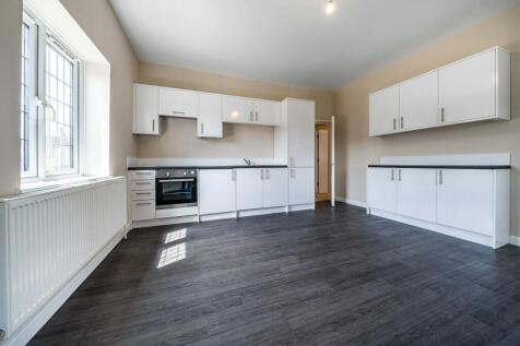 Worplesdon Road, Surrey GU2 2 bed flat for sale