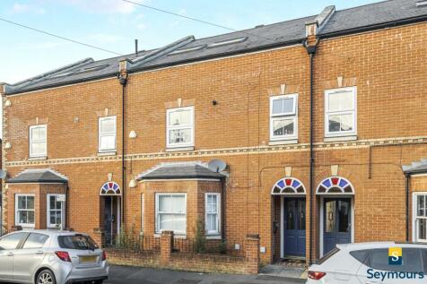 Queens Road, Surrey GU1 2 bed flat for sale