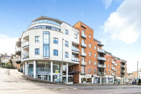 3 bedroom flat for sale