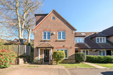 5 bedroom semi-detached house for sale
