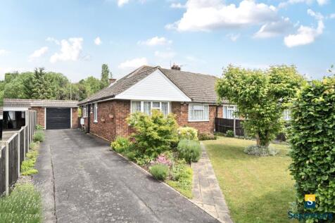 St. Michaels Avenue, Guildford GU3 4 bed bungalow for sale
