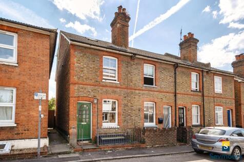 Drummond Road, Surrey GU1 3 bed end of terrace house for sale