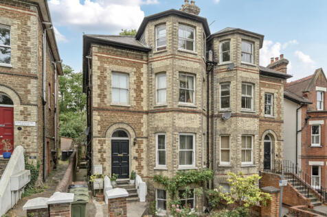 Jenner Road, Surrey GU1 1 bed flat for sale