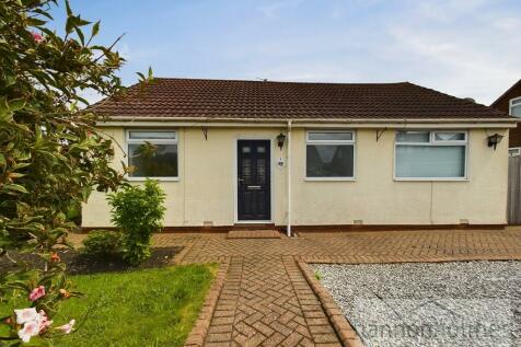 2 bedroom semi-detached bungalow for sale