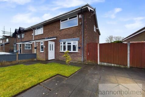 4 bedroom mews property for sale