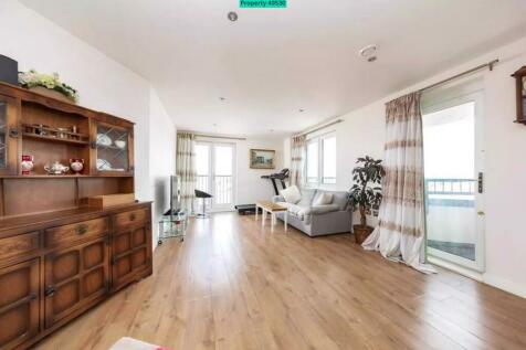 Angel Way, Romford, RM1 2 bed flat for sale