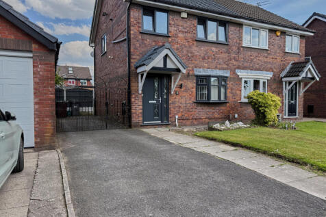 58 Bleasdale Street, Royton, Oldham, OL2 3 bed semi